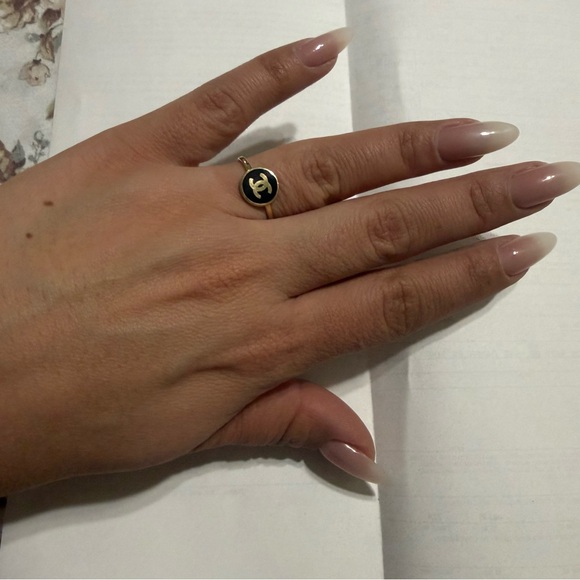 Women’s ring. - Picture 2 of 7